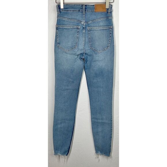 Zara Blue Light Wash Distressed Skinny Jeans 2 - Picture 5 of 7